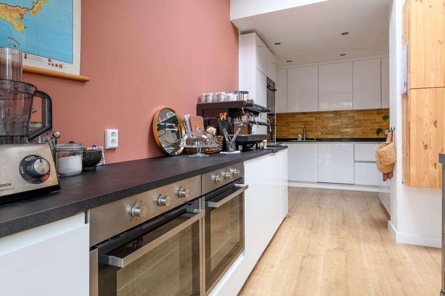 Energy-efficient family home with four bedrooms and spacious backyard — 20