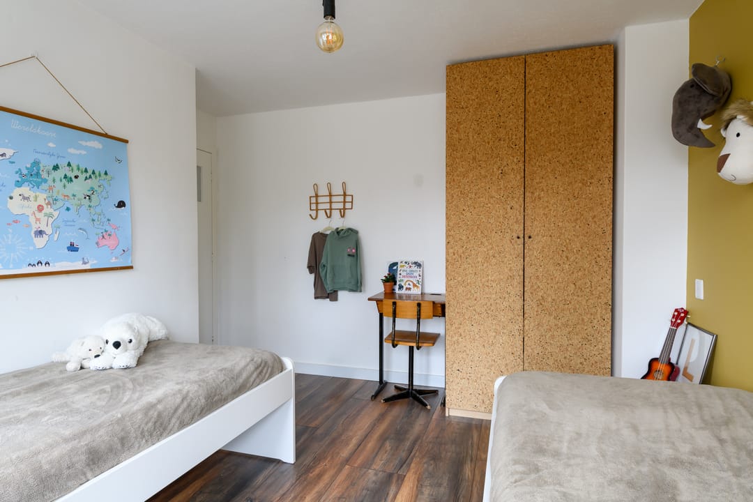 Energy-efficient family home with four bedrooms and spacious backyard — 26