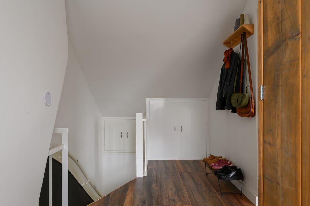 Energy-efficient family home with four bedrooms and spacious backyard — 32