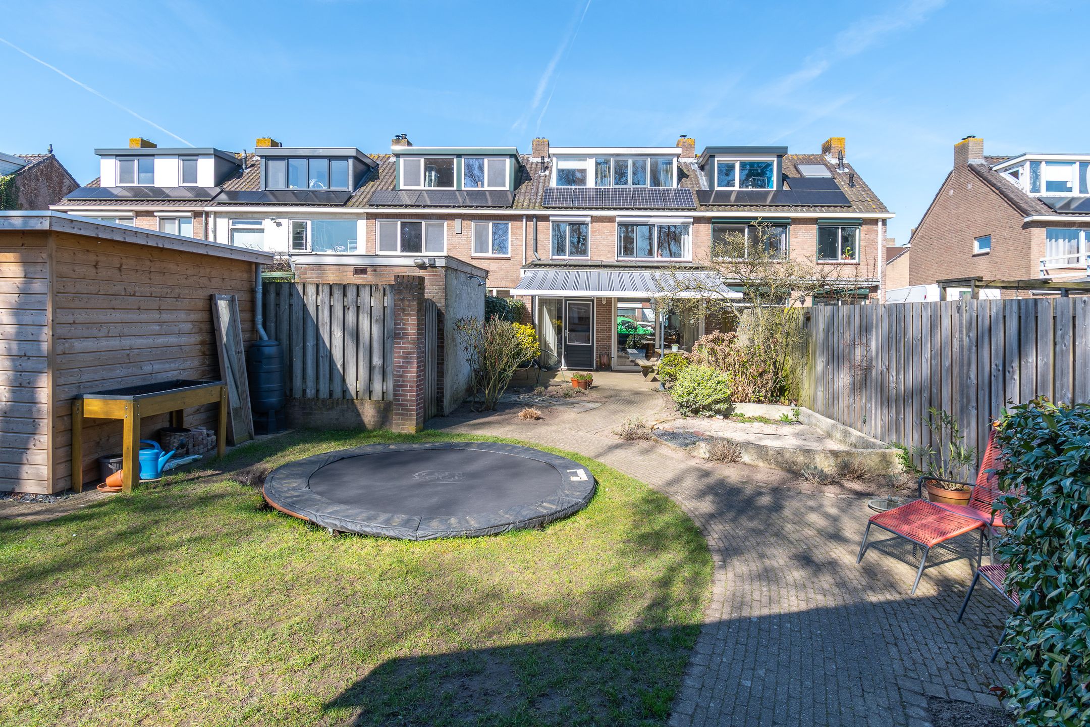 Energy-efficient family home with four bedrooms and spacious backyard — 39
