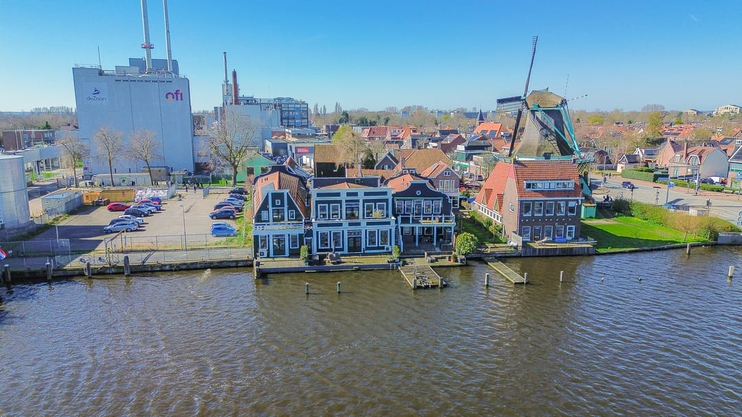 Spacious Waterfront Double House with Private Dock in Zaandijk — 36