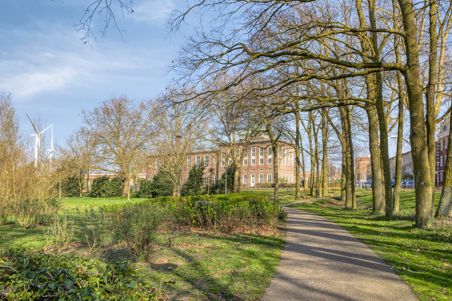 Licht appartement met avondzon en uitzicht op de Waalbrug — 36