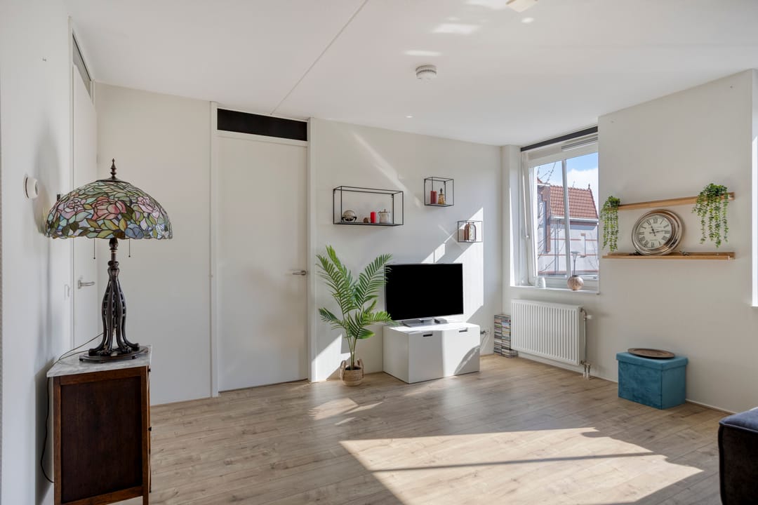Licht appartement met avondzon en uitzicht op de Waalbrug — 14