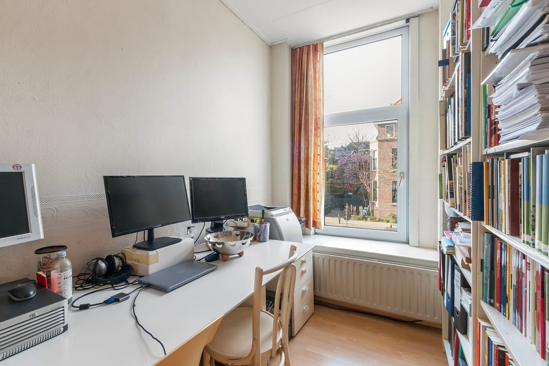 Unique pre-war double apartment with south-facing garden in Rotterdam Middelland — 28
