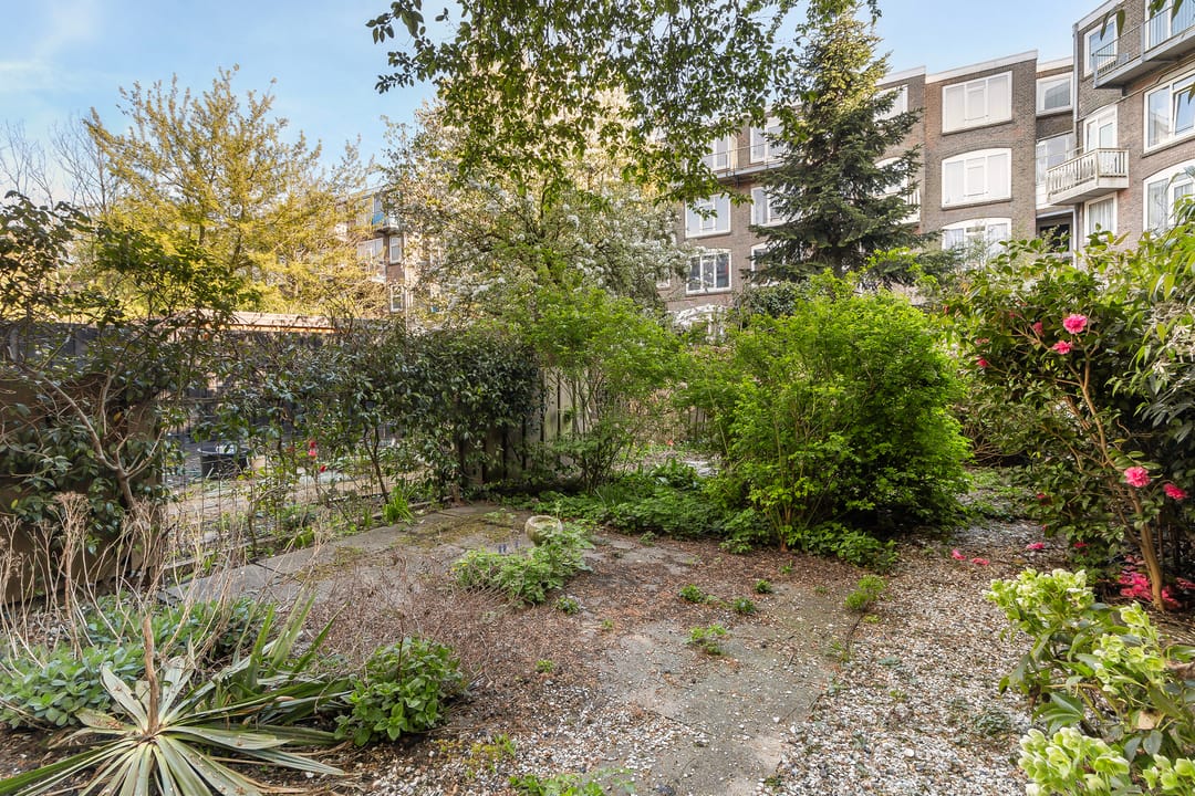 Unique pre-war double apartment with south-facing garden in Rotterdam Middelland — 31