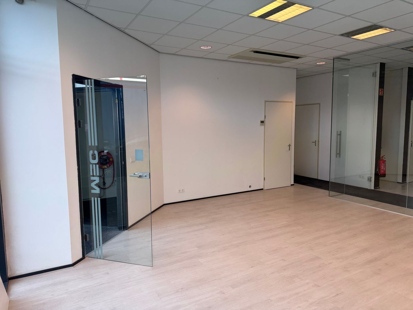 Bekijk foto 4 van Minervum 7454