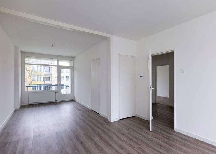 Photo 2 of Van Ostadelaan 172