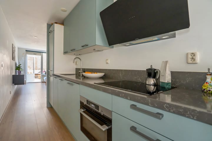 Photo 4 of Lange Lombardstraat 48