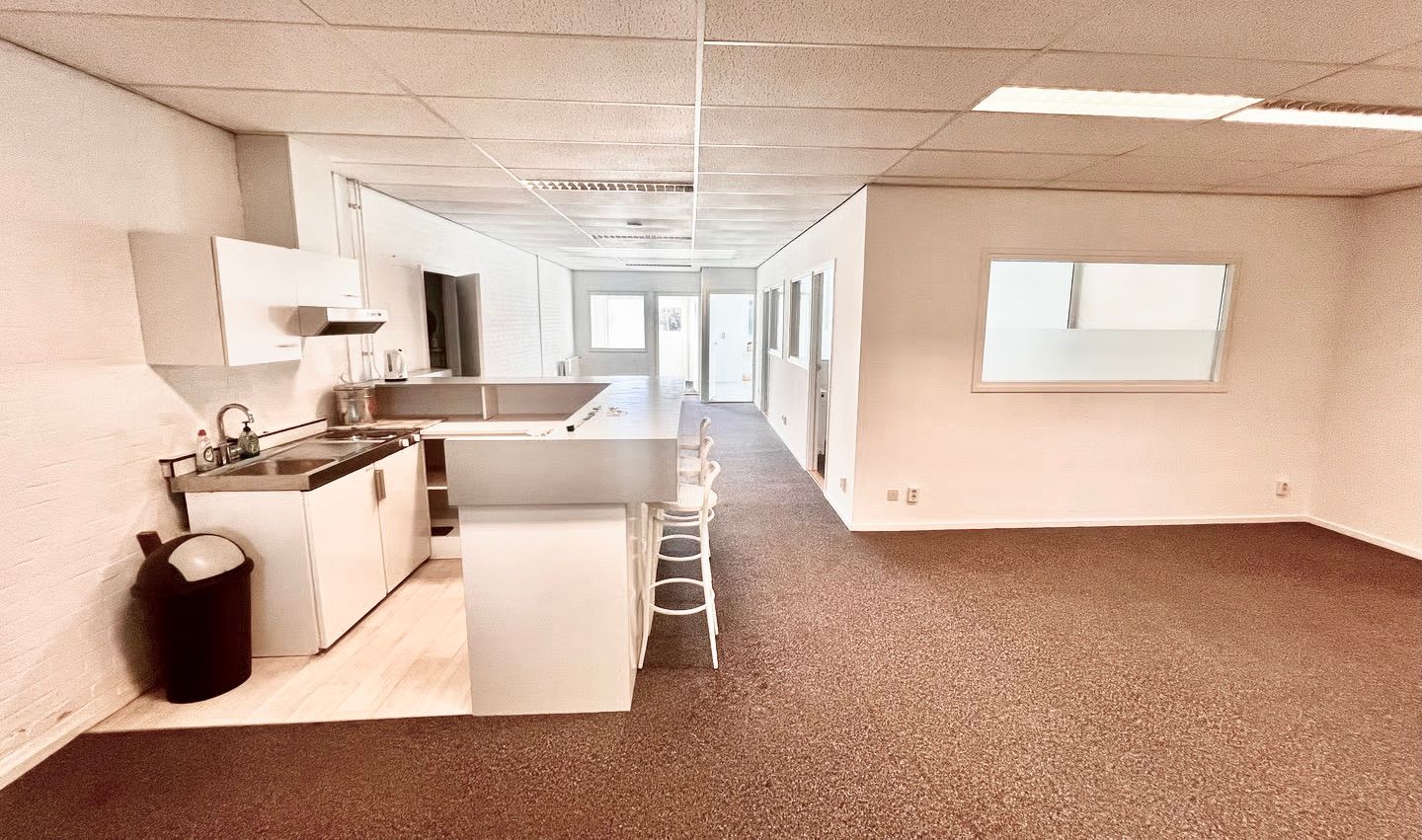 View photo 2 of Katwijkseweg 21-A