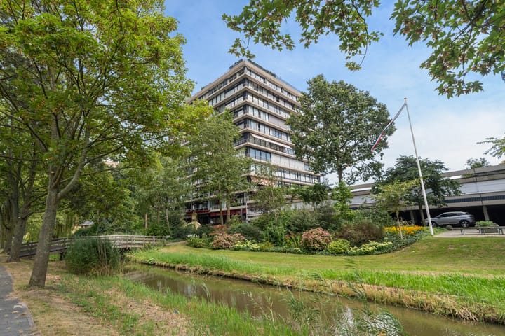 Sir Winston Churchillln 283-F030 main image