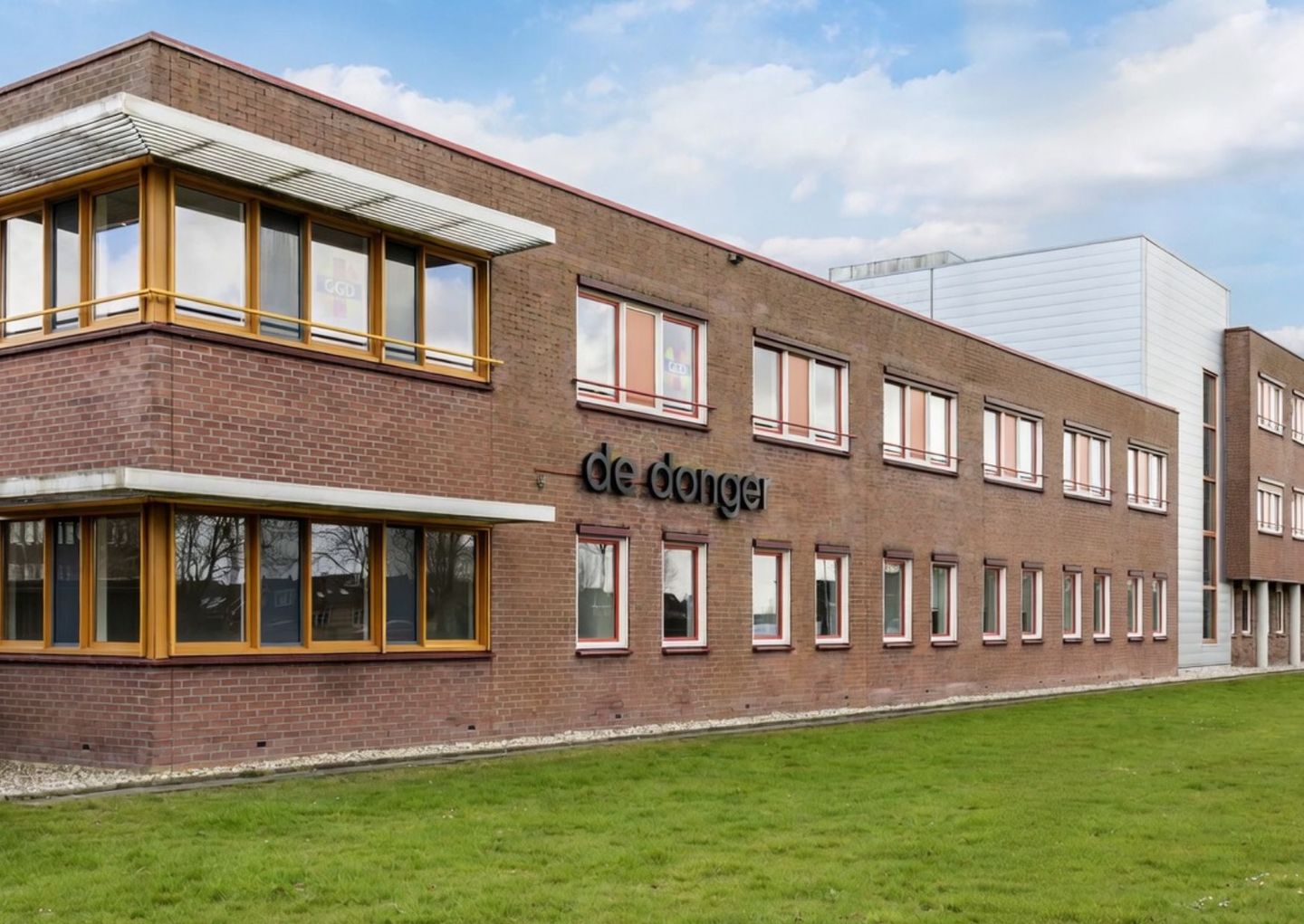 View photo 2 of Birdaarderstraatweg 70