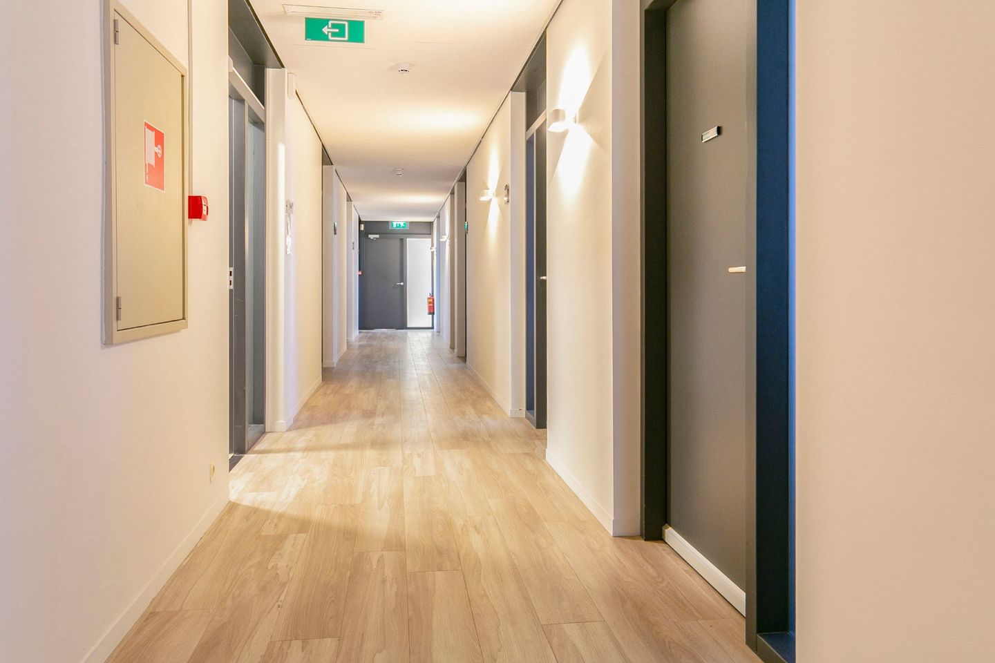 Bekijk foto 2 van Edisonstraat 84