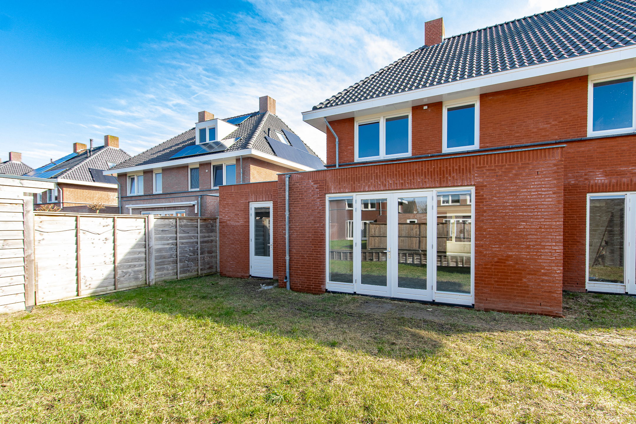 Eye-catching family home with detached garage in a unique location — 44