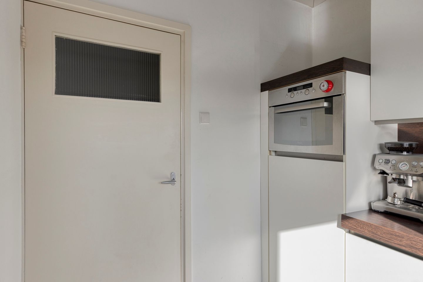 Charming Apartment with Balcony in Eindhoven — 13