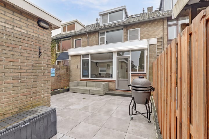 Photo 4 of Anna van Saksenstraat 3