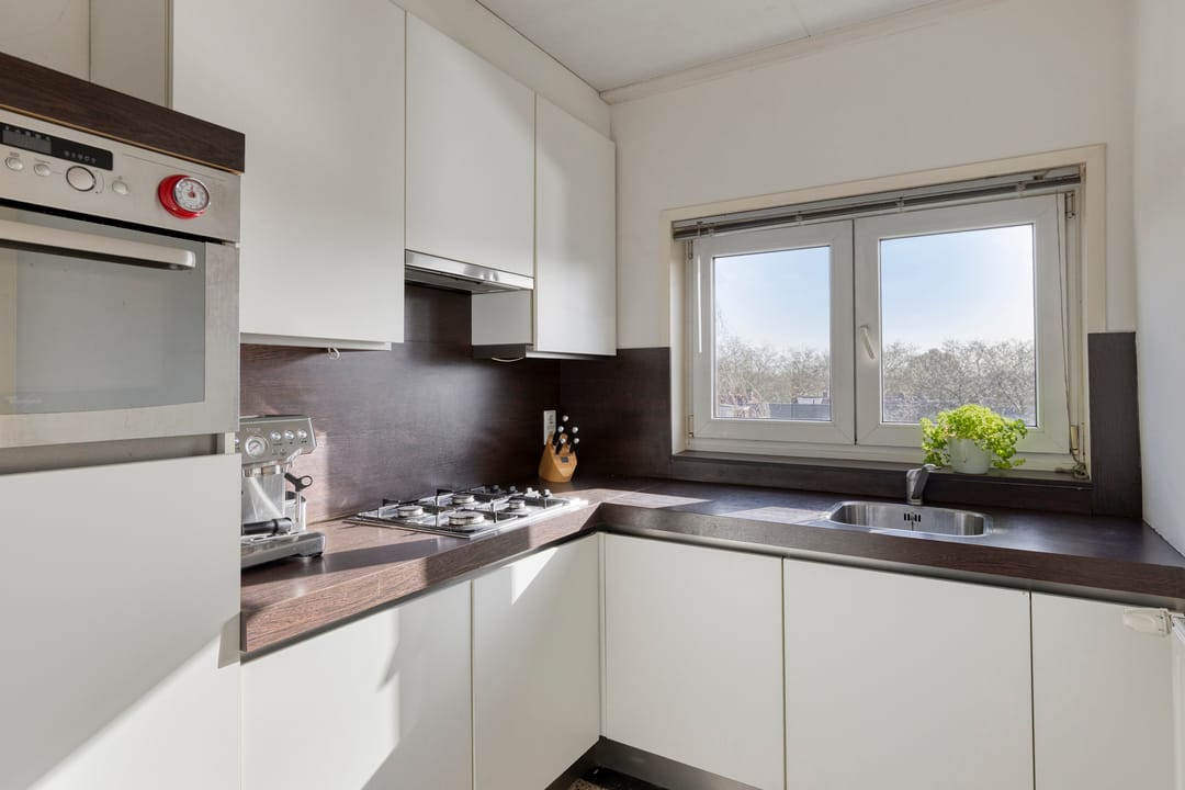 Charming Apartment with Balcony in Eindhoven — 12