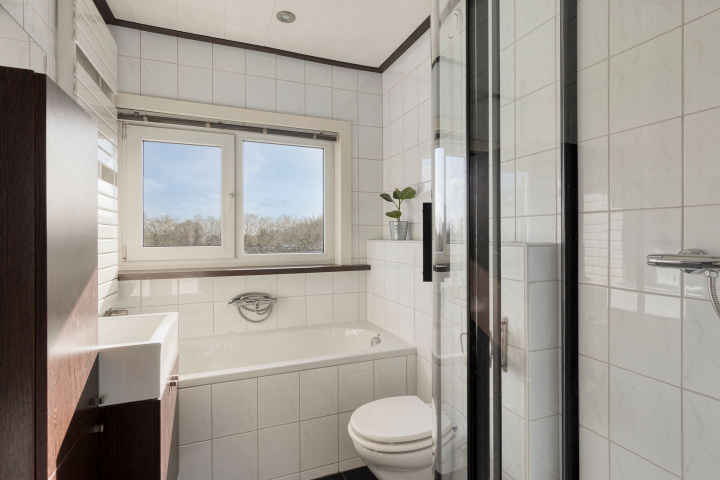 Charming Apartment with Balcony in Eindhoven — 18