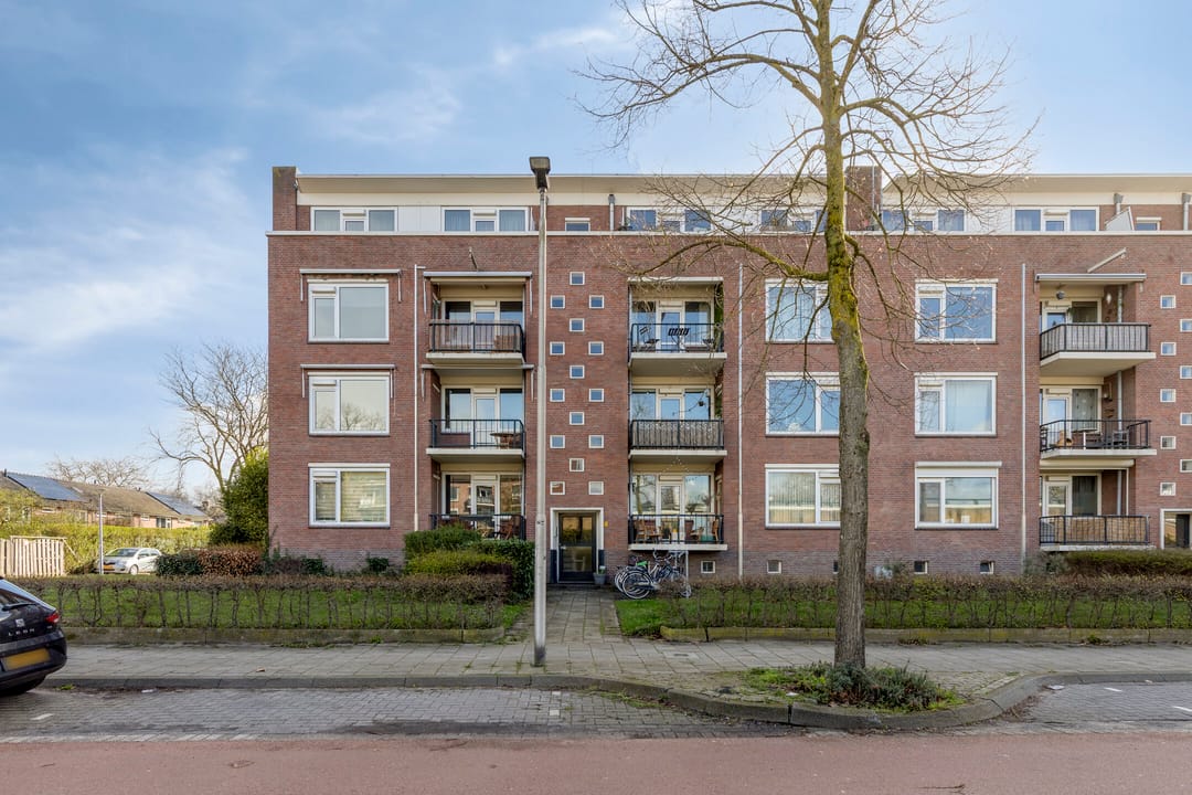 Charming Apartment with Balcony in Eindhoven — 25
