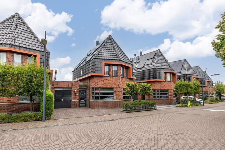 Photo 2 of J M van der Meystraat 47