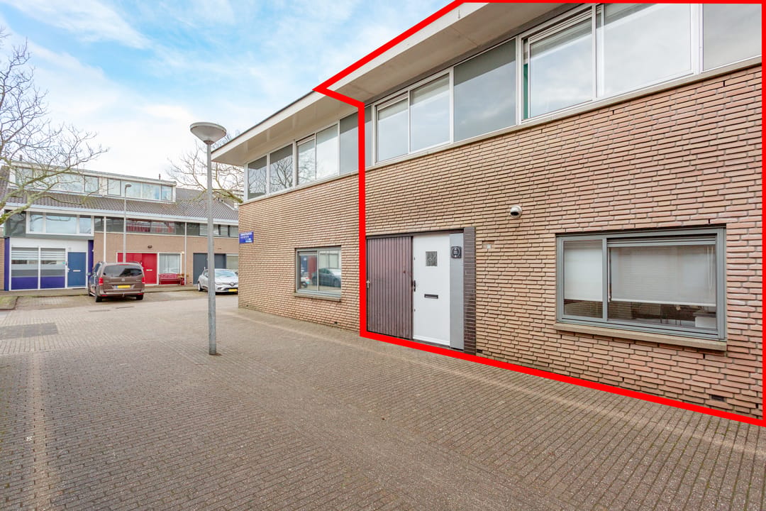 Charming 4-Room Family Home with Garden in Nieuw-Sloten — 28