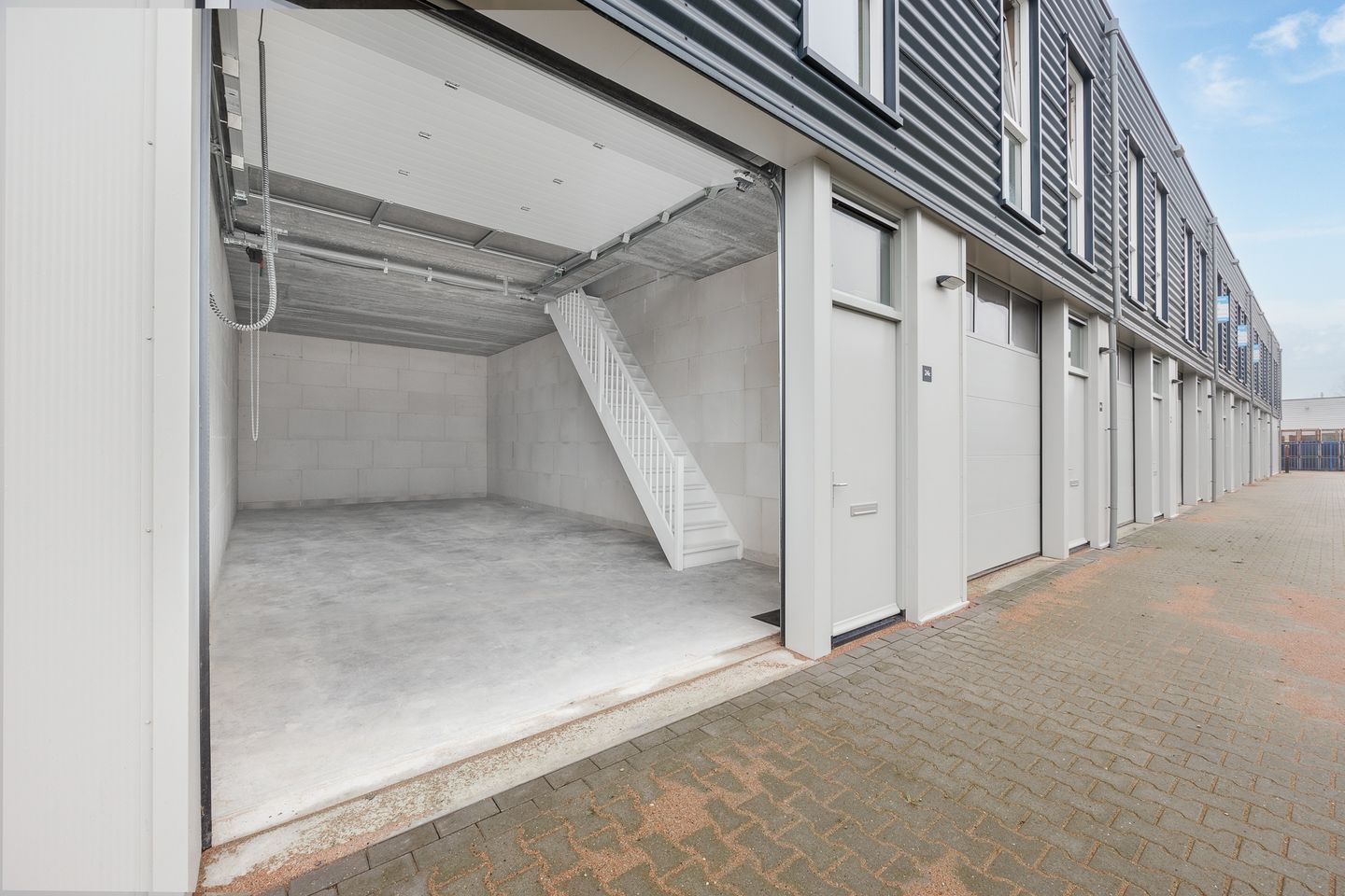 View photo 2 of Pascallaan 24-C