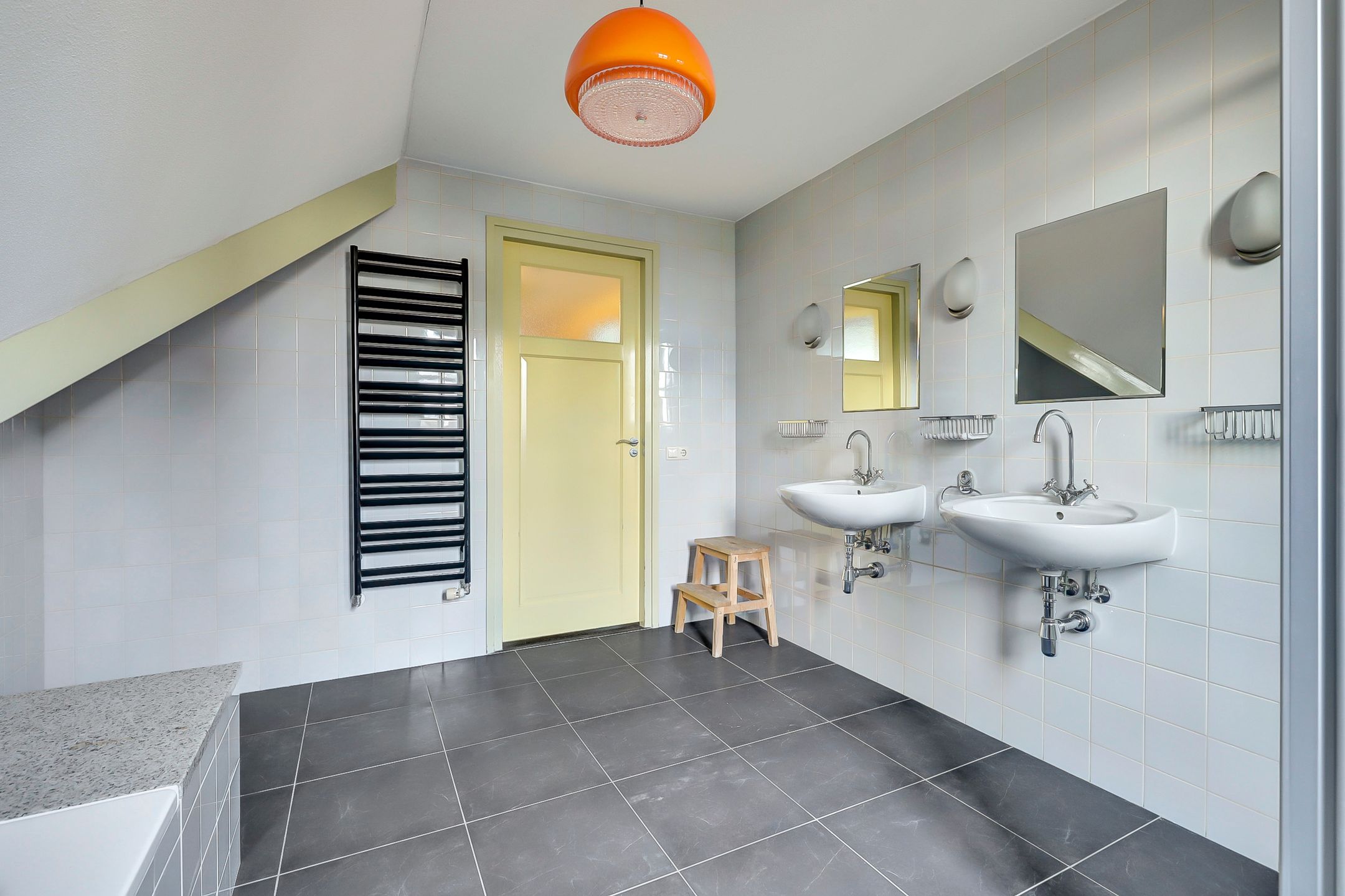 Spacious semi-detached home with pool in rural Oploo — 33