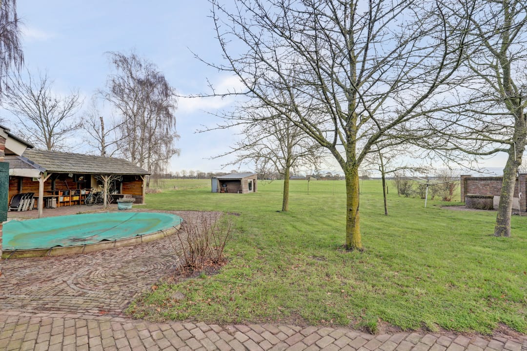 Spacious semi-detached home with pool in rural Oploo — 39