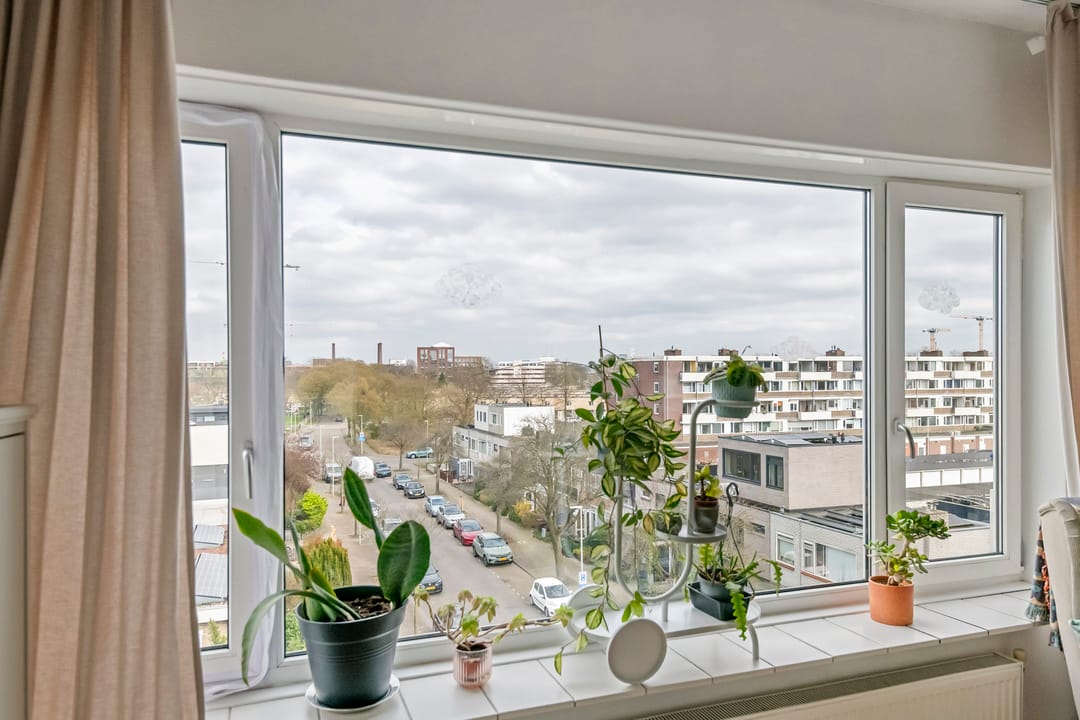 Photo 13 of Van Eysingalaan 70