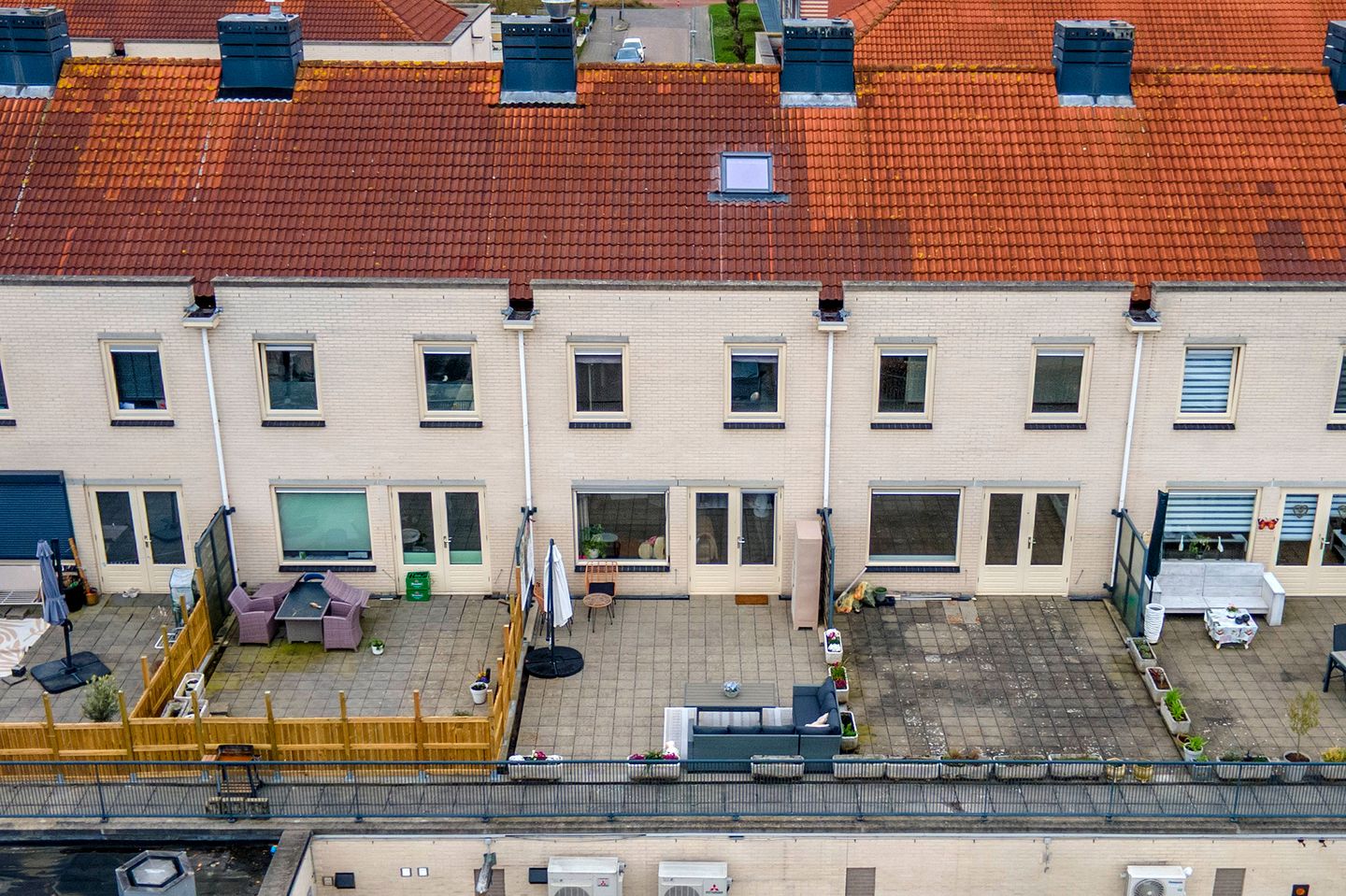 Photo 44 of Kamperfoelie 30