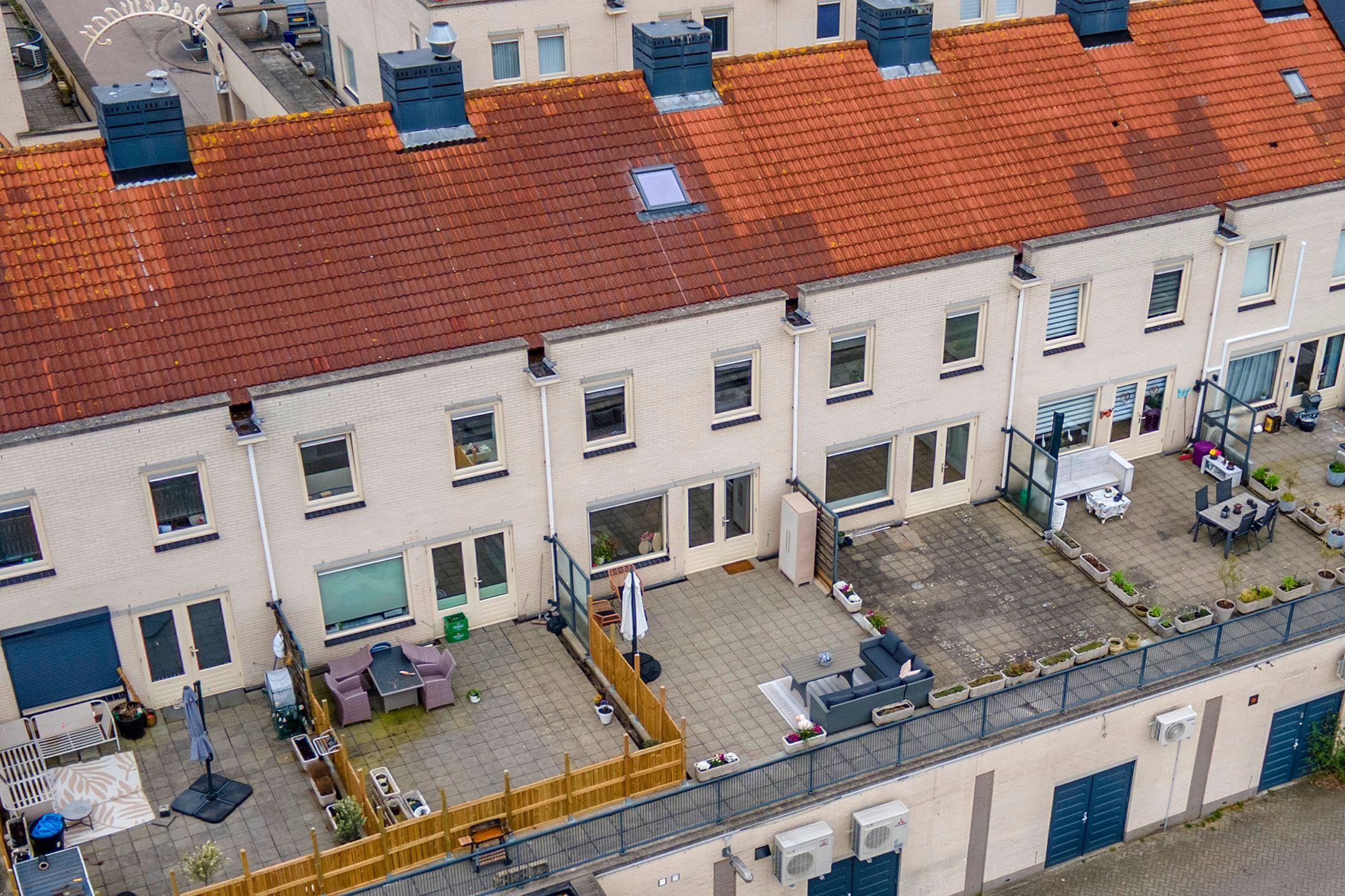 Photo 45 of Kamperfoelie 30