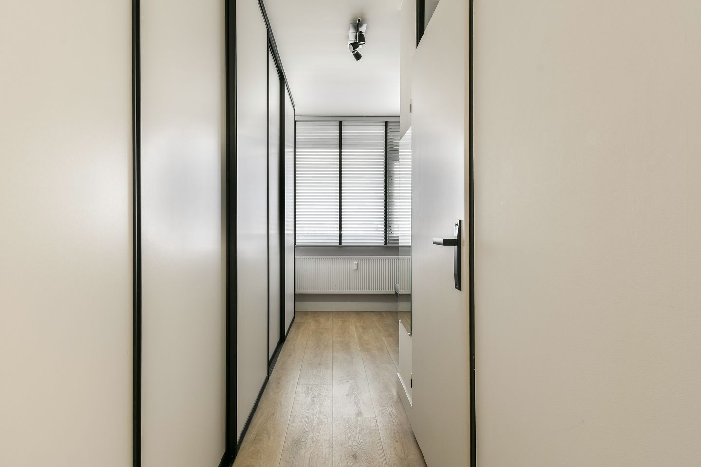 Foto 25 van Burgemeester A. van Walsumlaan 439