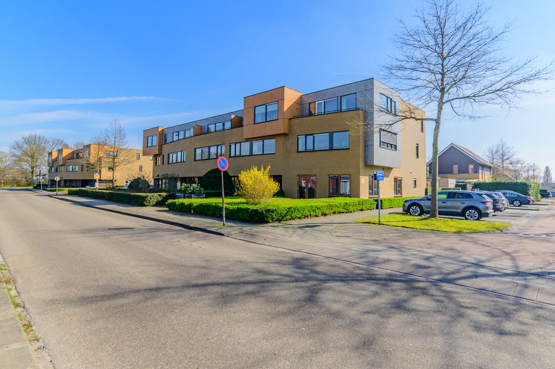 Photo 2 of Burgemeester Selhorststraat 6-C