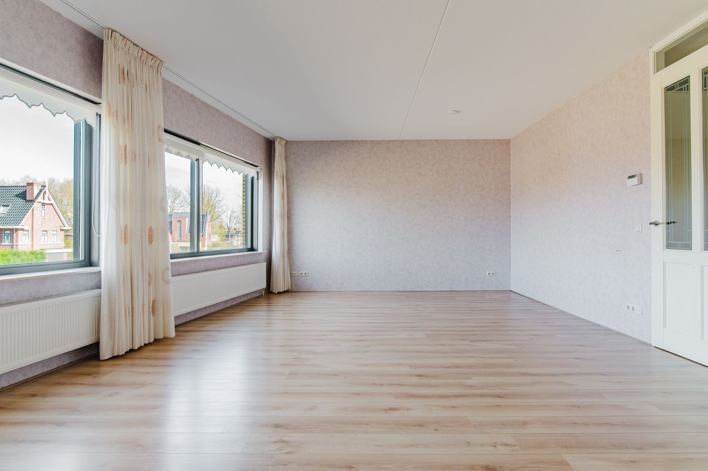 Photo 10 of Burgemeester Selhorststraat 6-C