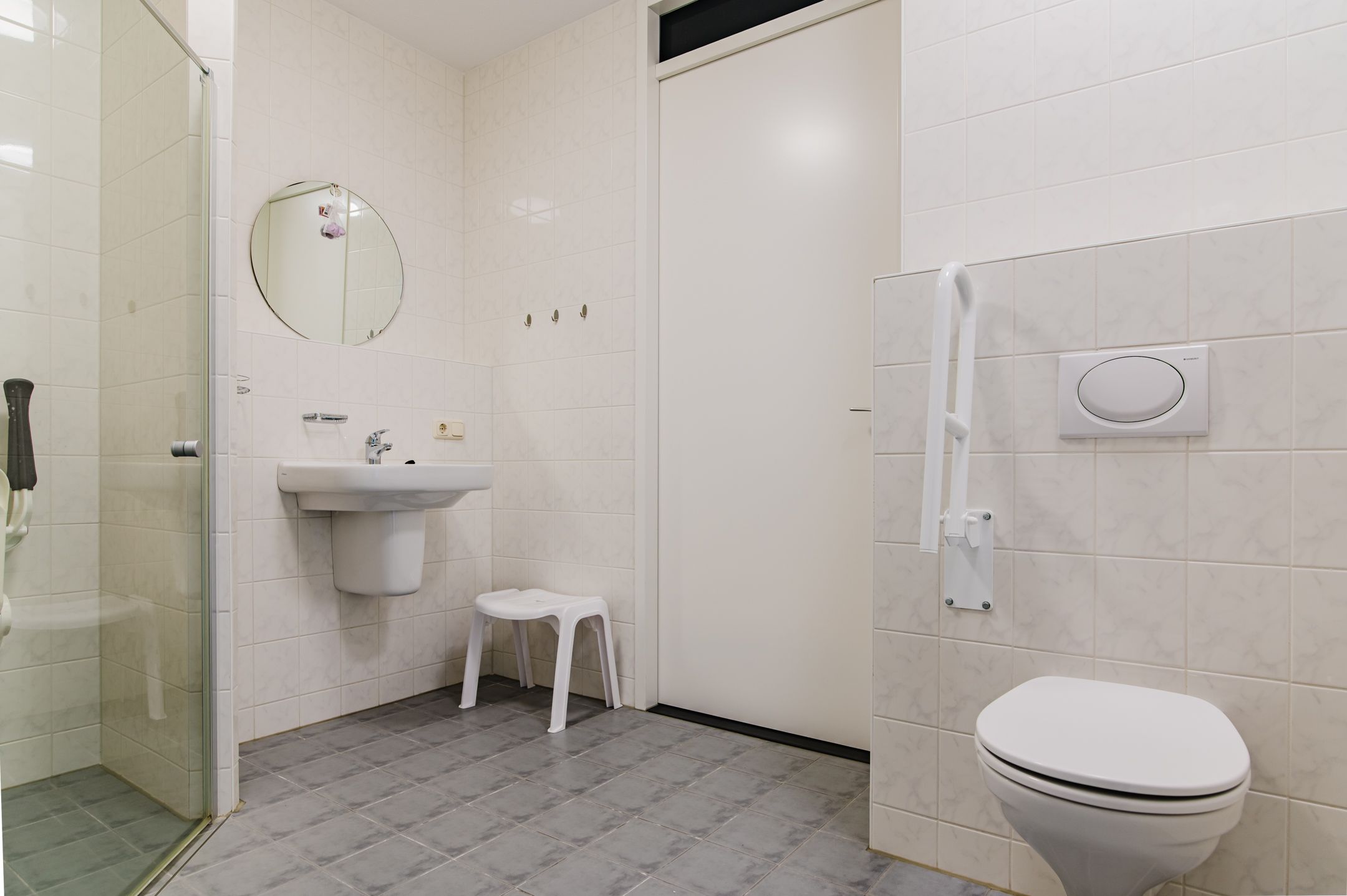 Photo 21 of Burgemeester Selhorststraat 6-C