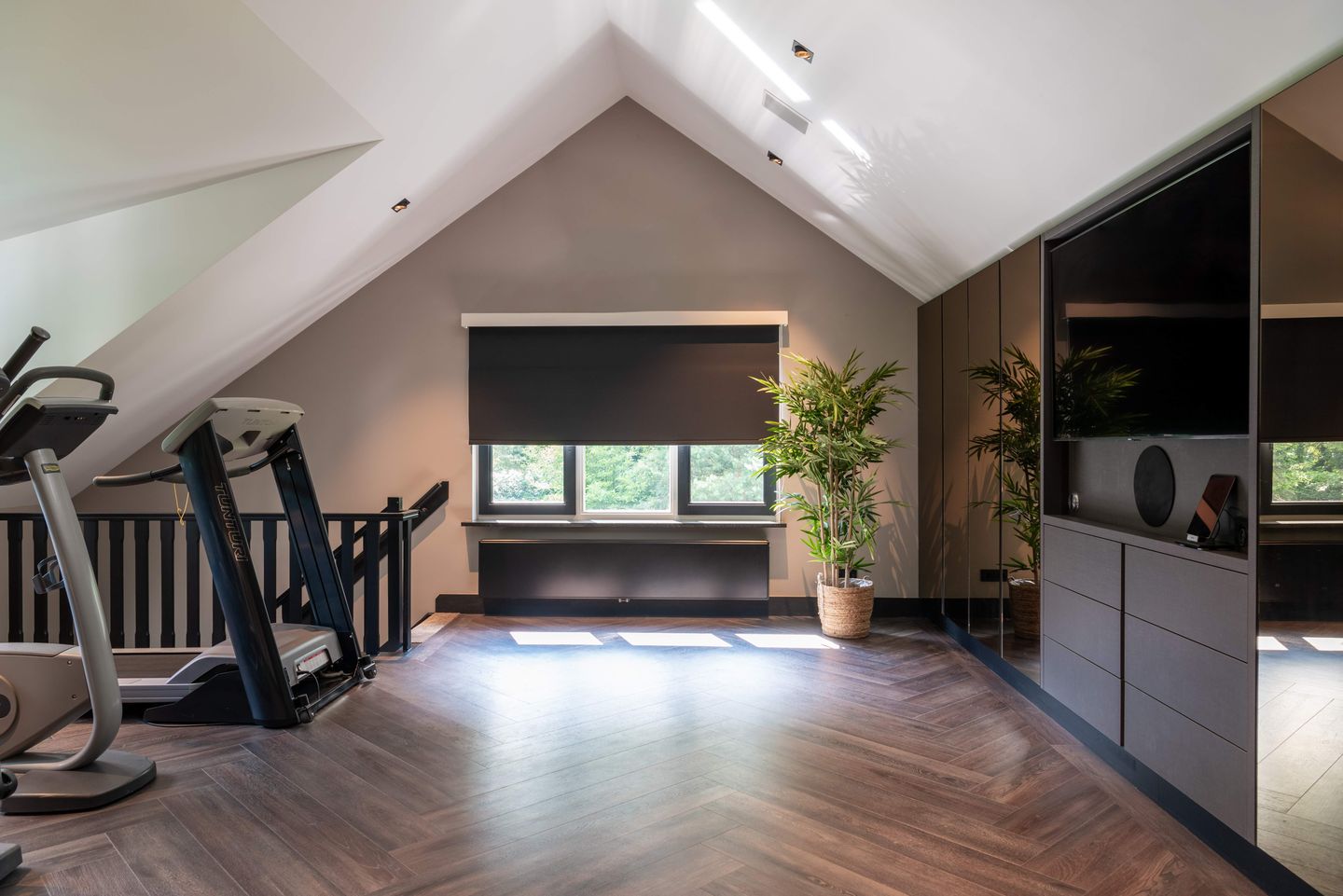 Foto 14 van Hoevensestraat 1