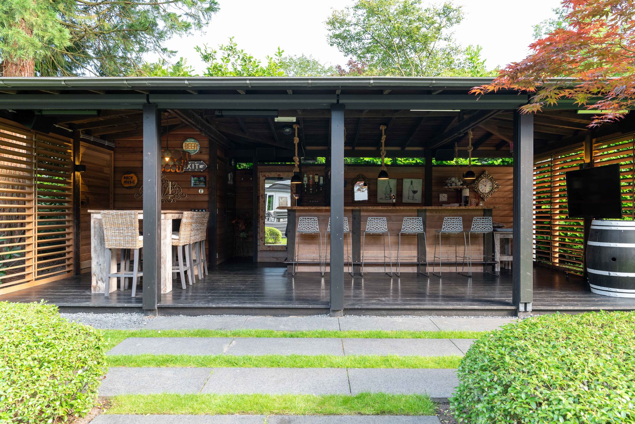 Foto 18 van Hoevensestraat 1