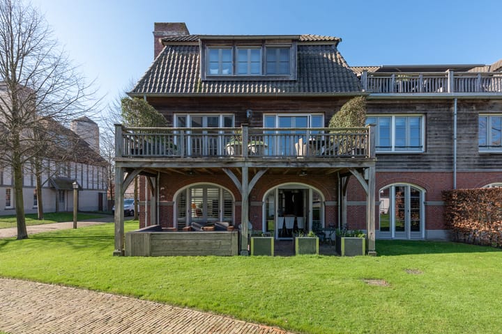 Photo 3 of Overweer 28