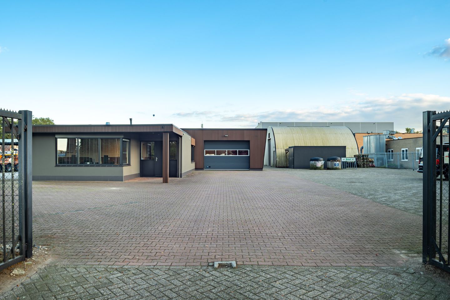 Bekijk foto 2 van Aadijk 5-a