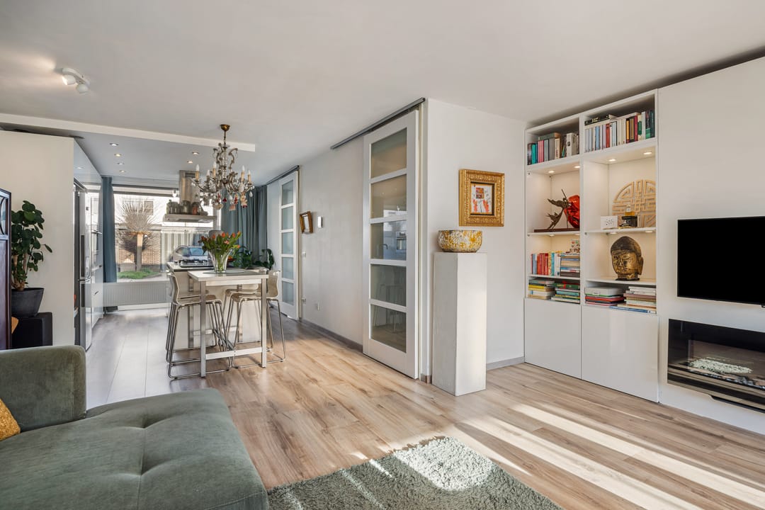 Photo 2 of Weegbree 31