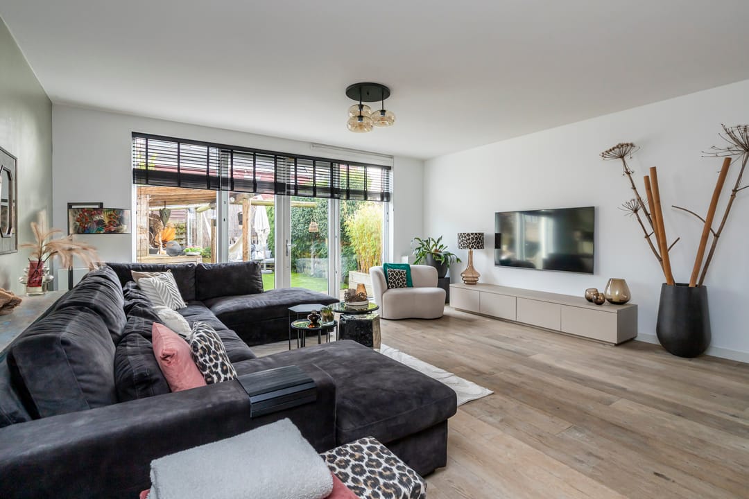 Spacious Scandinavian Style Family Home with 5 Bedrooms in Wateringse Veld — 16