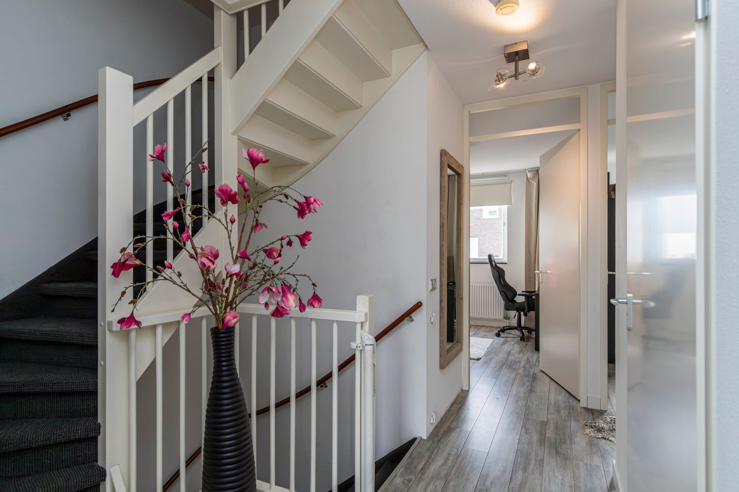 Spacious Scandinavian Style Family Home with 5 Bedrooms in Wateringse Veld — 34
