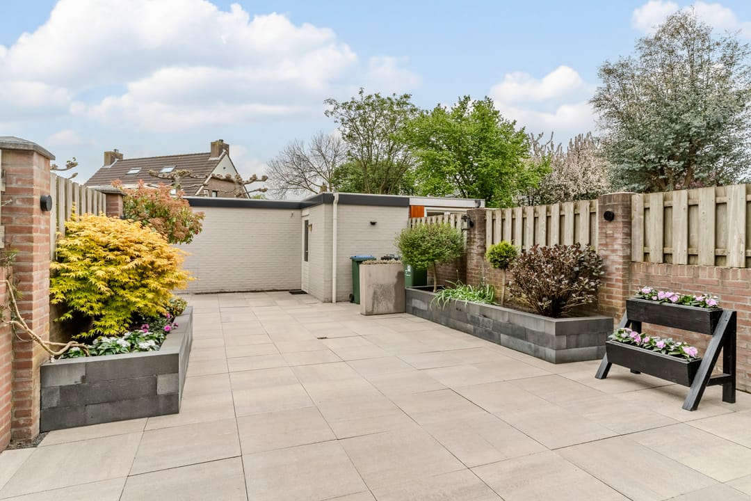 Photo 2 of Jan van Scorelstraat 45