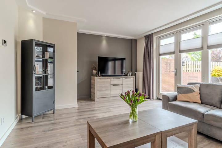 Photo 4 of Jan van Scorelstraat 45