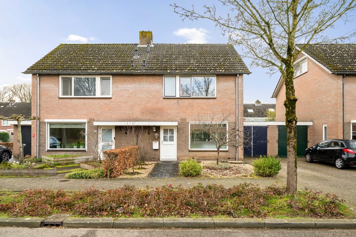 Photo 2 of van der Duyn van Maesdamstraat 75