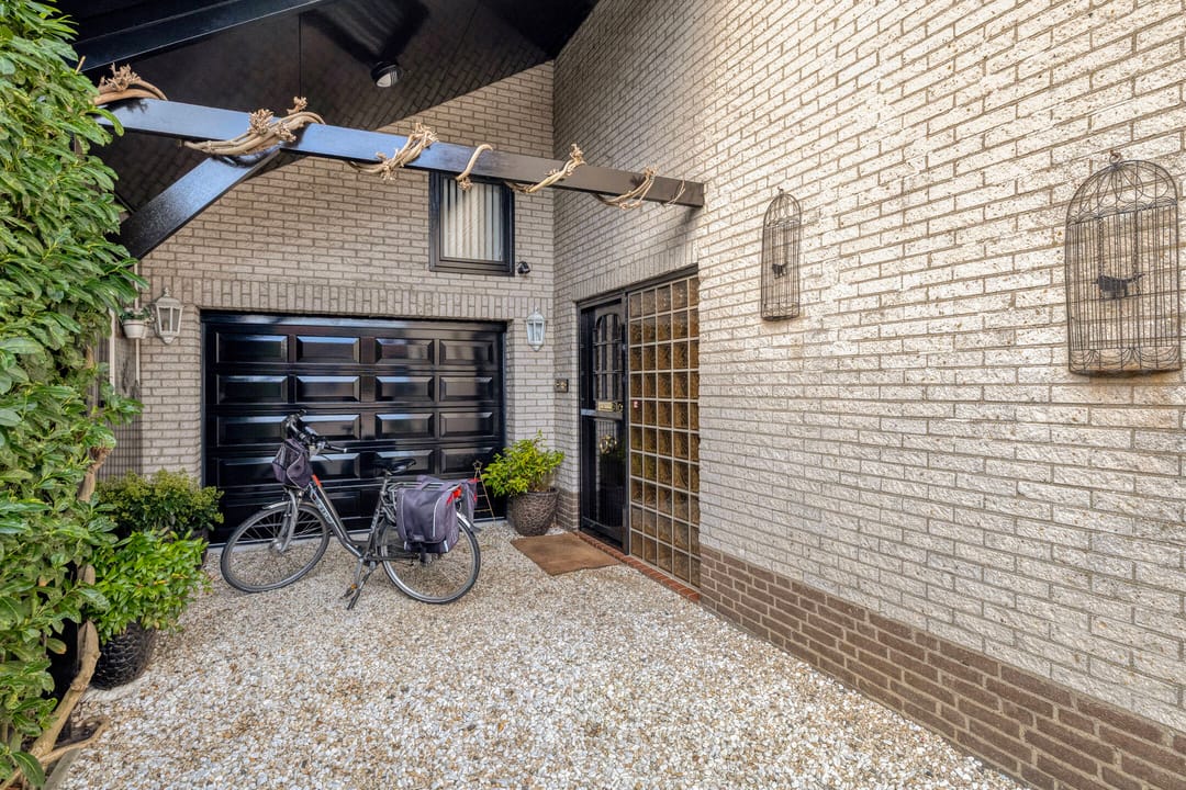 Photo 11 of Ridderstraat 2