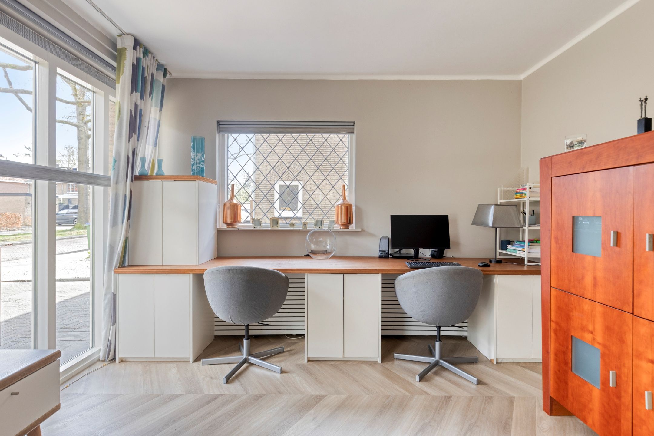 Spacious semi-detached family home with pool in Veenendaal — 12