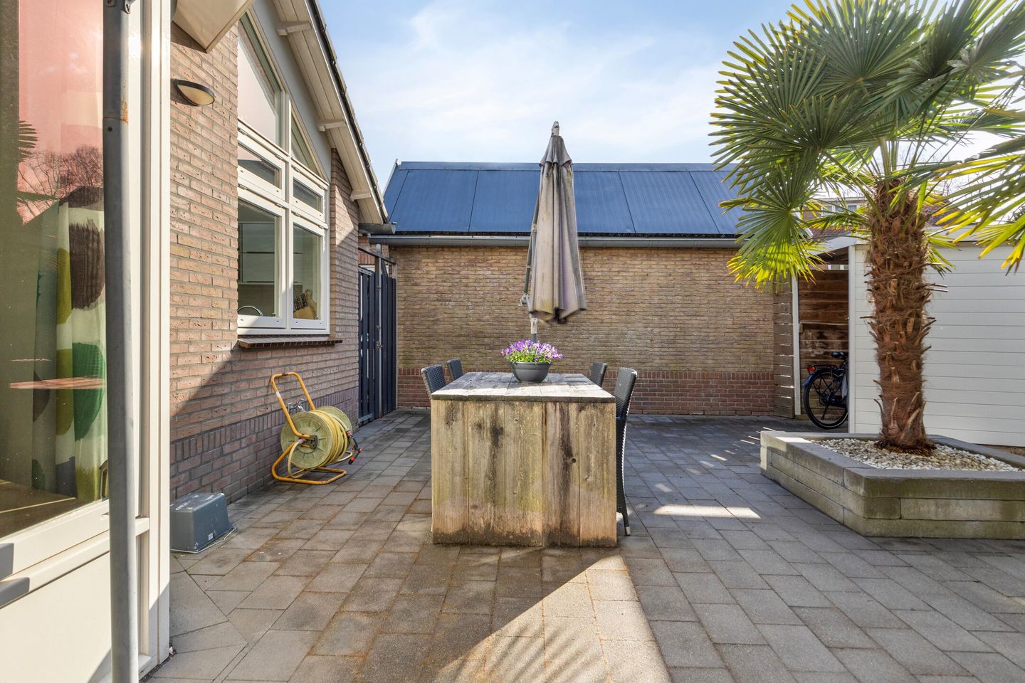 Spacious semi-detached family home with pool in Veenendaal — 43