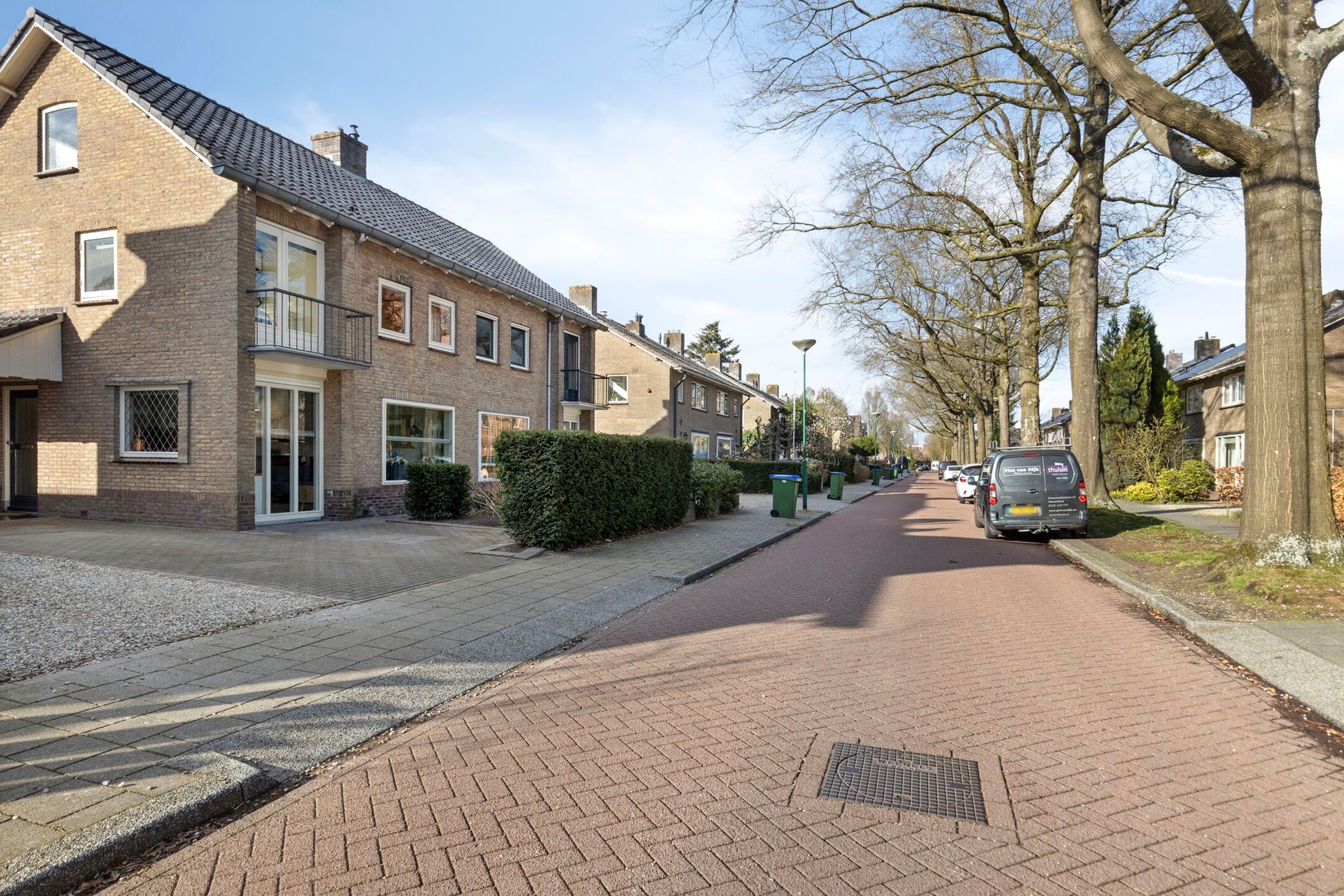 Spacious semi-detached family home with pool in Veenendaal — 53