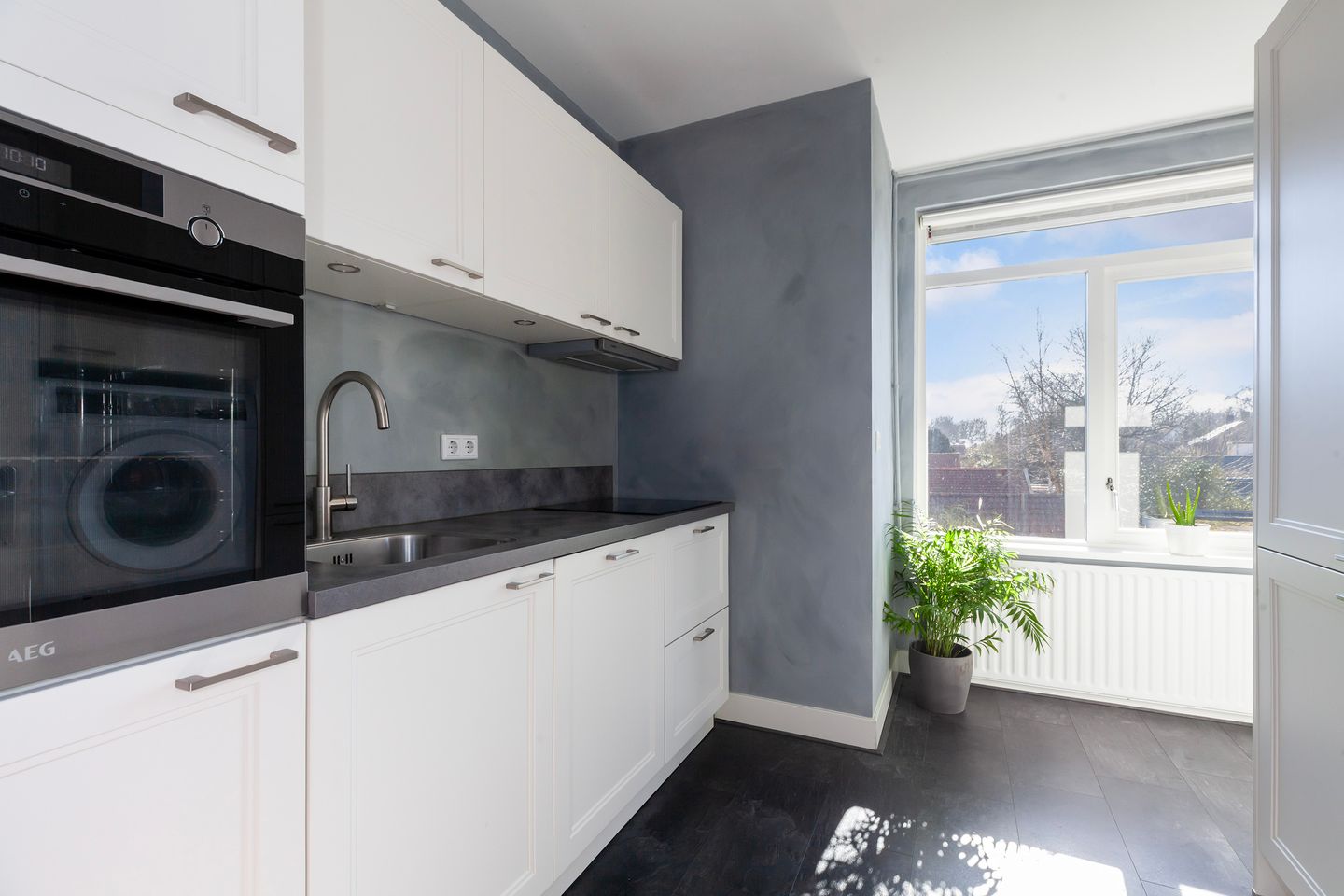 Ready to move in apartment with magnificent view — 14