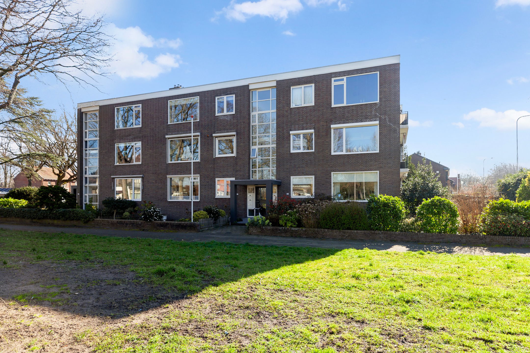 Ready to move in apartment with magnificent view — 34